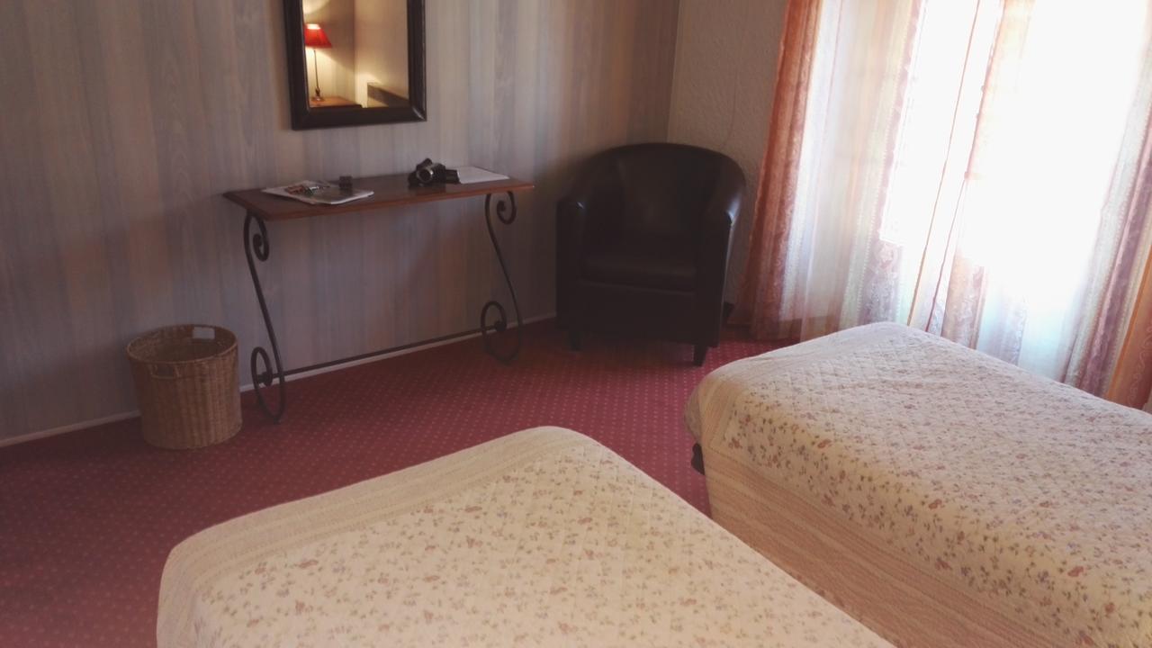 Le Ponant Hotell Pradelles Exteriör bild
