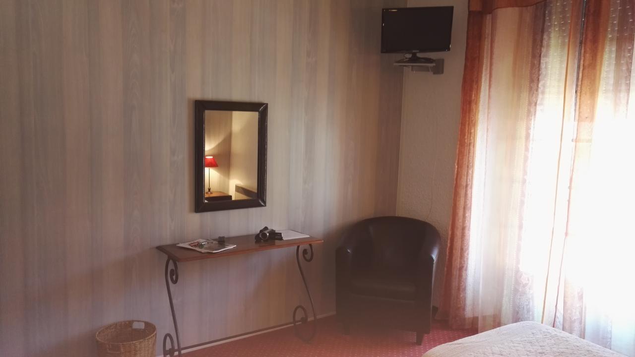 Le Ponant Hotell Pradelles Exteriör bild